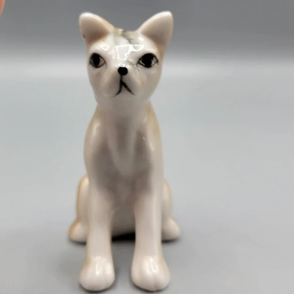 Vintage Ceramic Cat Kitten Figurine Home Shelf Decor 2.25